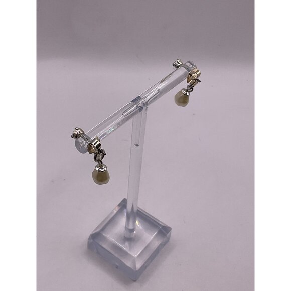 Avon Baroque Pearl Dangle Earrings - Picture 4 of 5